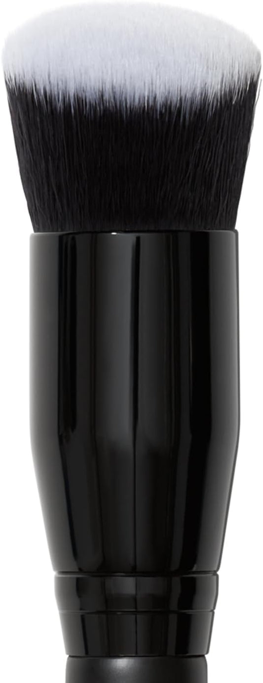 Camo Liquid Blush Brush, Pennello Da Blush Ad Angolo, Ideale per Applicare E Sfumare I Colori Sulle Guance, Setole Dense E Morbide, Prodotto Vegano E Non Testato Sugli Animali