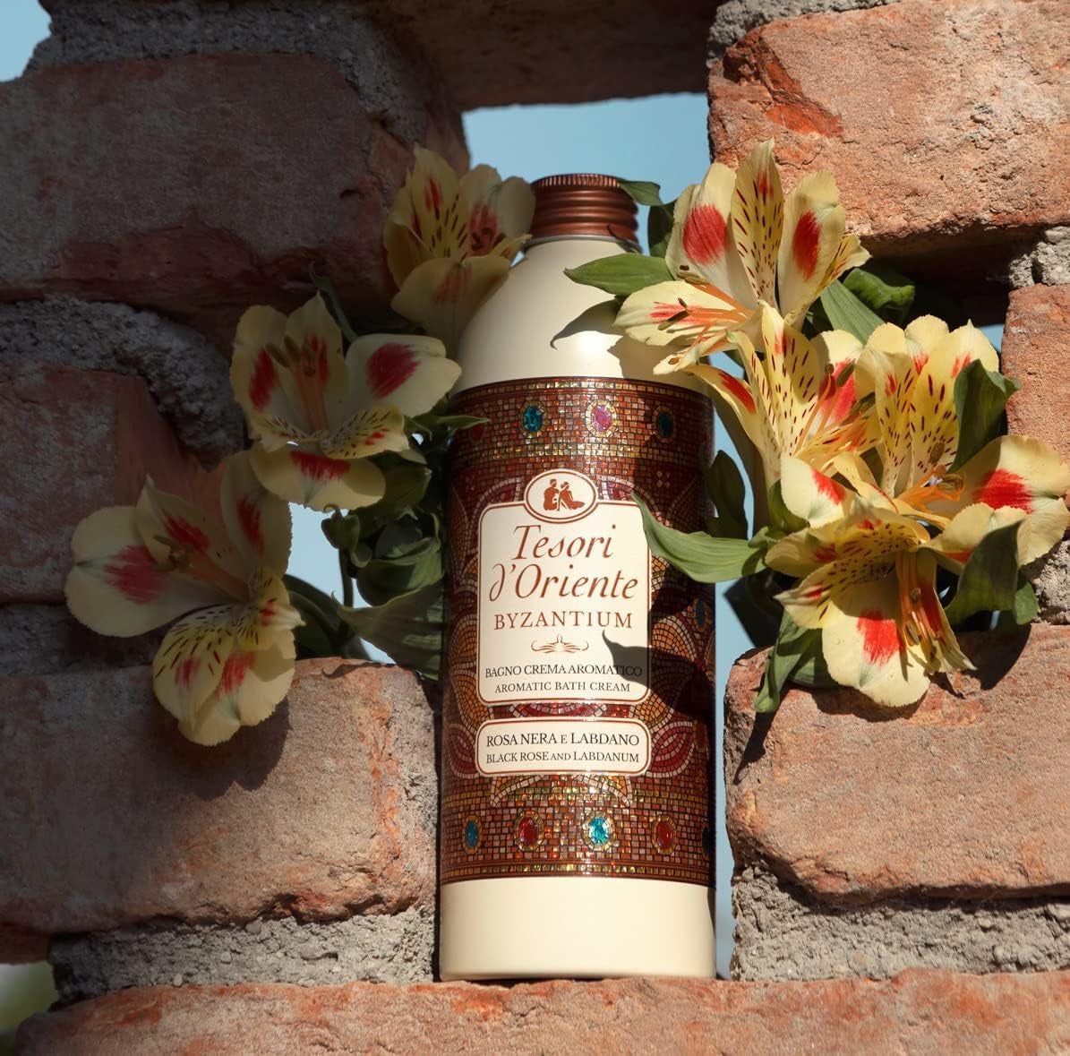 - Bagno Crema Byzantium, Bagnoschiuma Dalle Note Di Rosa Nera E Labdano, Deterge La Pelle E Dona Nutrizione E Idratazione, 500Ml