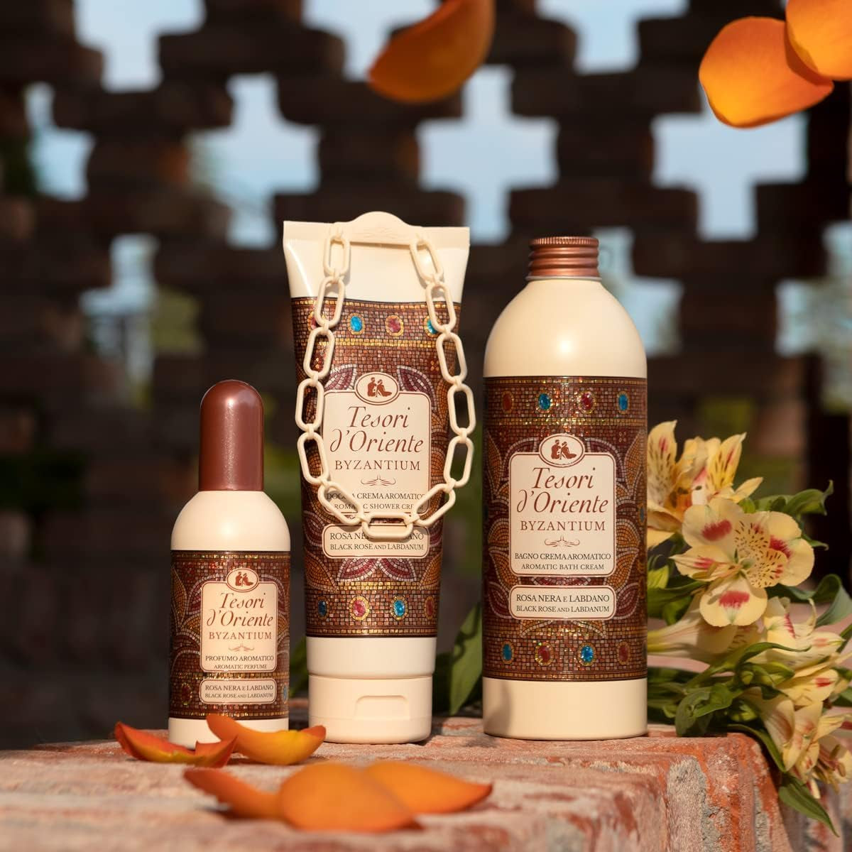 - Bagno Crema Byzantium, Bagnoschiuma Dalle Note Di Rosa Nera E Labdano, Deterge La Pelle E Dona Nutrizione E Idratazione, 500Ml