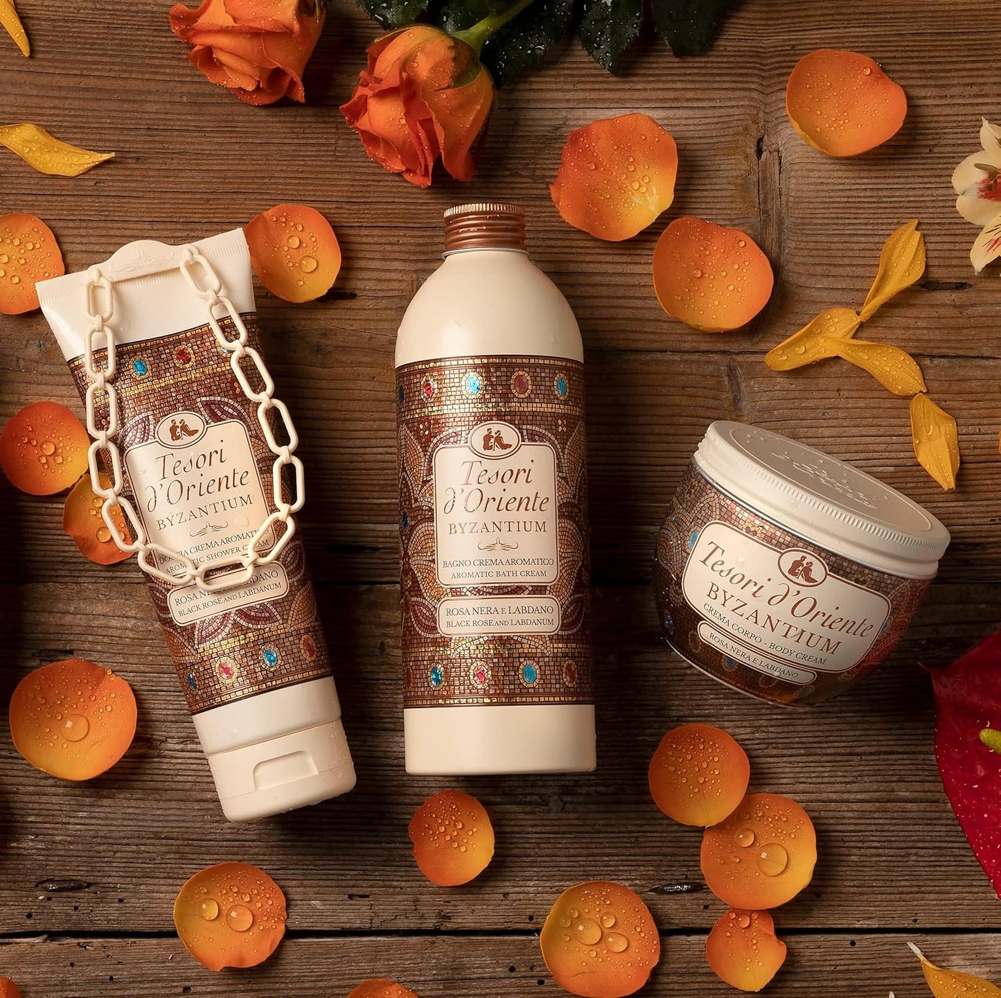 - Bagno Crema Byzantium, Bagnoschiuma Dalle Note Di Rosa Nera E Labdano, Deterge La Pelle E Dona Nutrizione E Idratazione, 500Ml